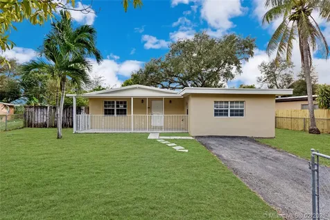 1840 NE 154th Street North Miami Beach FL 33162