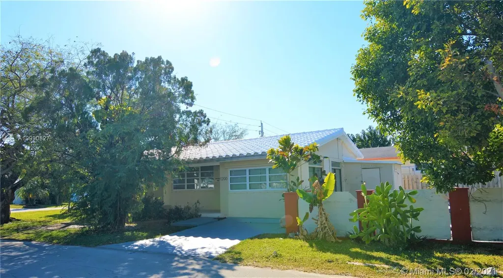 1200 N 15th Court Hollywood FL 33020