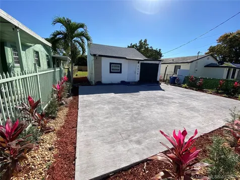 3078 NW 61st Street Miami FL 33142