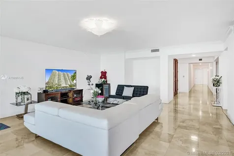 20201 E Country Club Drive Aventura FL 33180