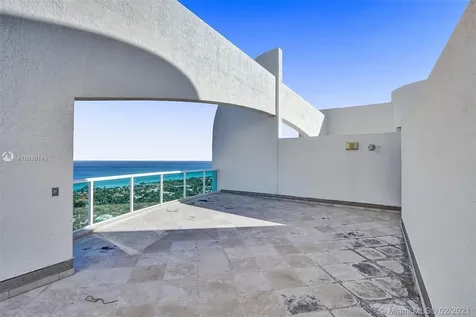 20201 E Country Club Drive Aventura FL 33180