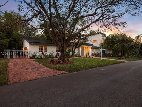 5900 SW 100th Terrace Pinecrest FL 33156