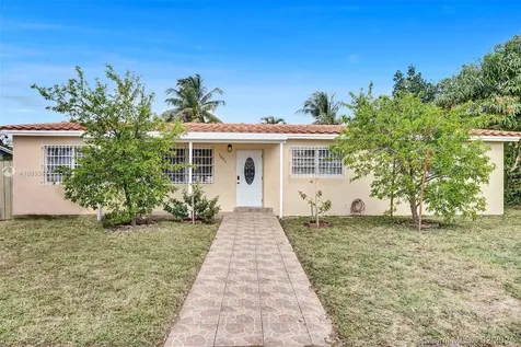 1051 NE 213th Terrace Miami FL 33179