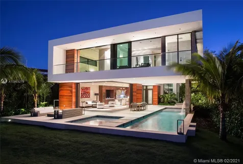421 N Hibiscus Drive Miami Beach FL 33139