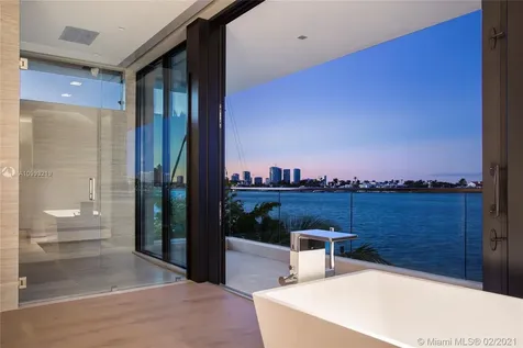 421 N Hibiscus Drive Miami Beach FL 33139