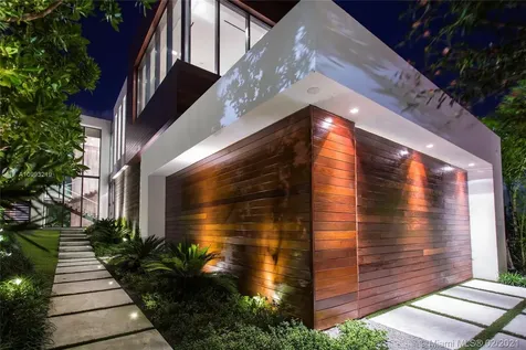 421 N Hibiscus Drive Miami Beach FL 33139