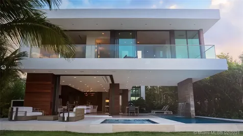 421 N Hibiscus Drive Miami Beach FL 33139