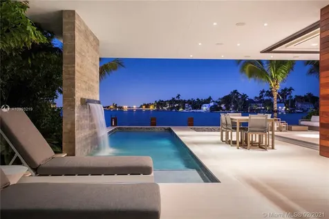 421 N Hibiscus Drive Miami Beach FL 33139