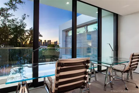 421 N Hibiscus Drive Miami Beach FL 33139