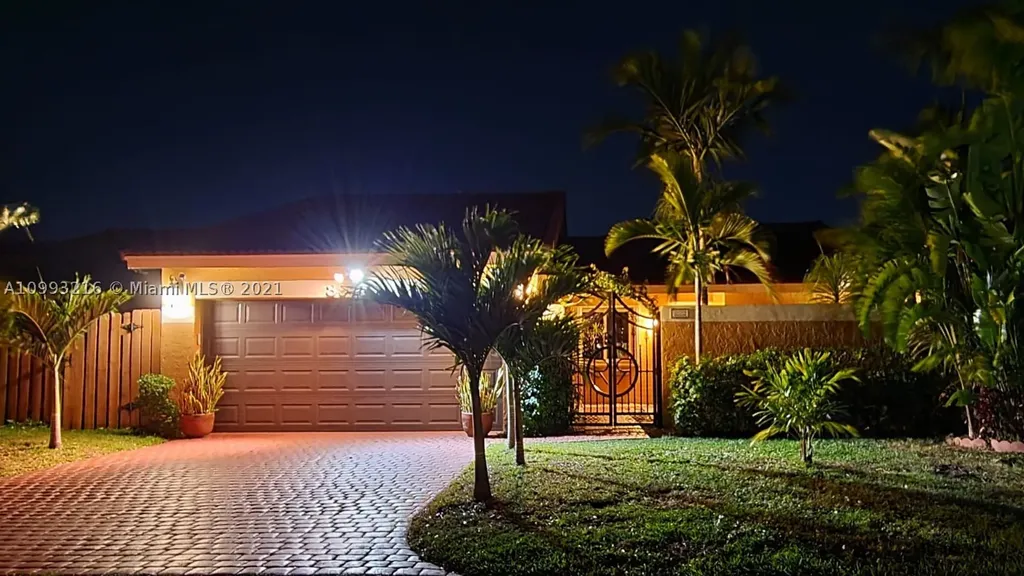 8932 SW 150th Avenue Miami FL 33196