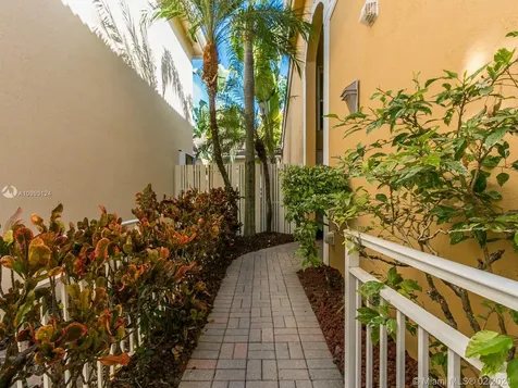 1125 Lemonwood Street Hollywood FL 33019
