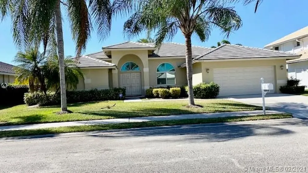 10212 SW 12th Street Pembroke Pines FL 33025