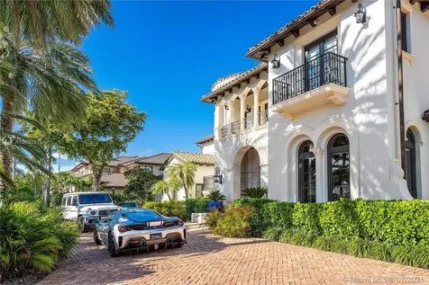 2571 Del Lago Drive Fort Lauderdale FL 33316