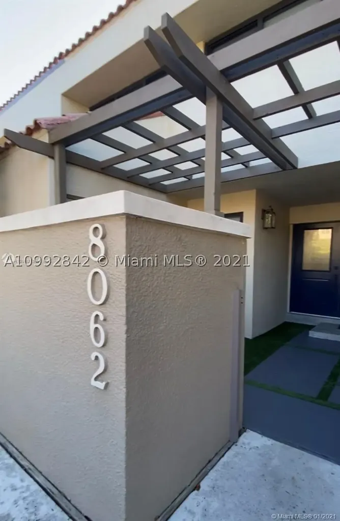 8062 SW 86th Terrace Miami FL 33143