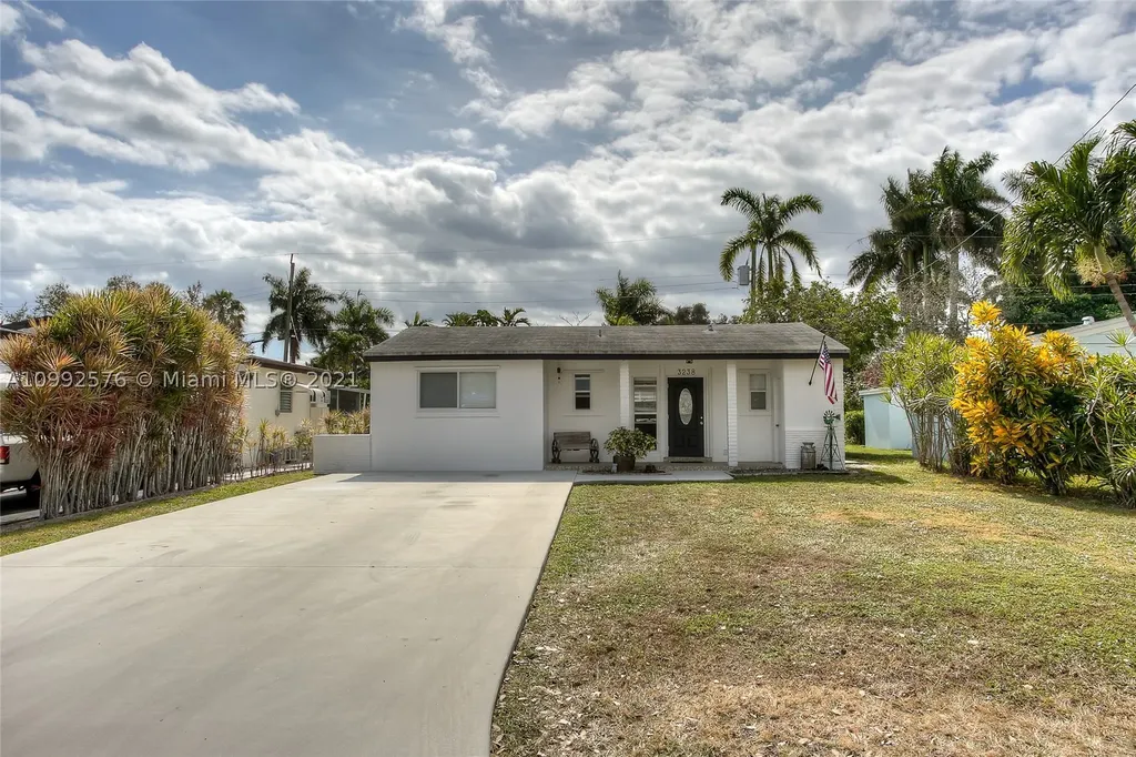 3238 Garfield Street Hollywood FL 33021