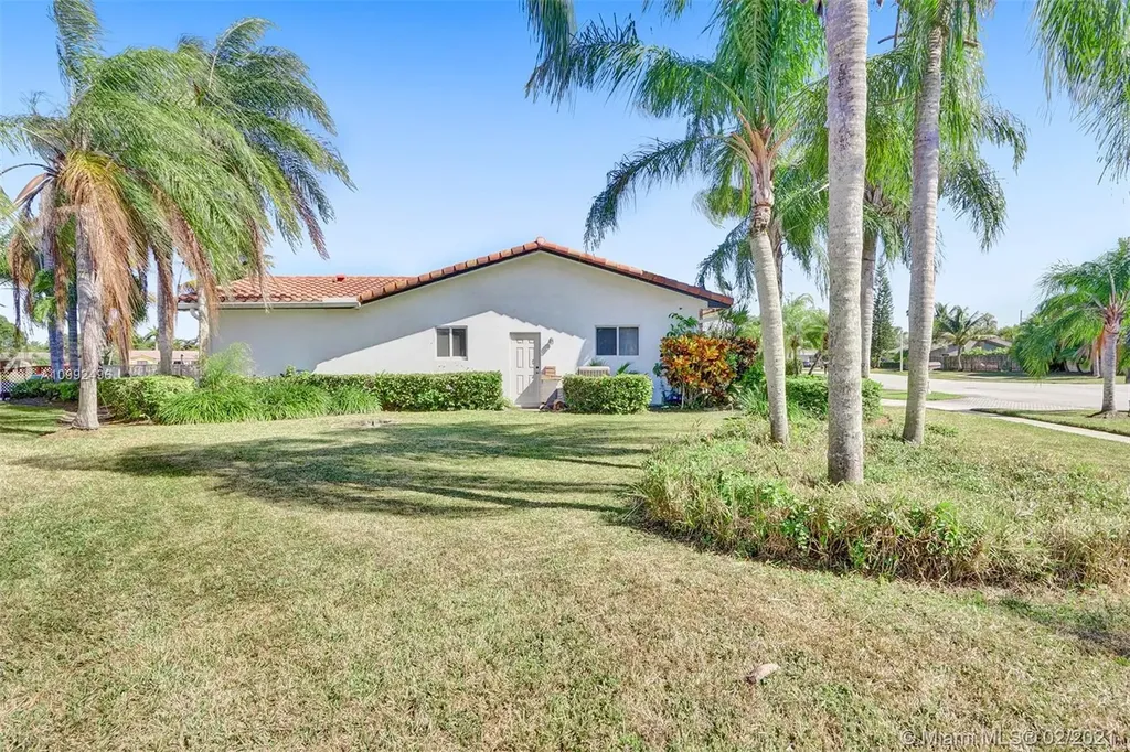 16581 Royal Poinciana Drive Weston FL 33326