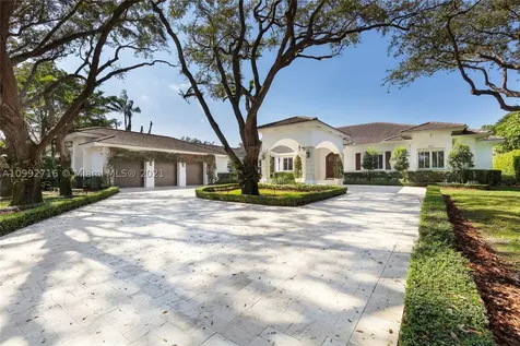 8900 SW 61st Court Pinecrest FL 33156