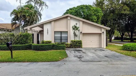 13501 SW 108th St Circle S Miami FL 33186