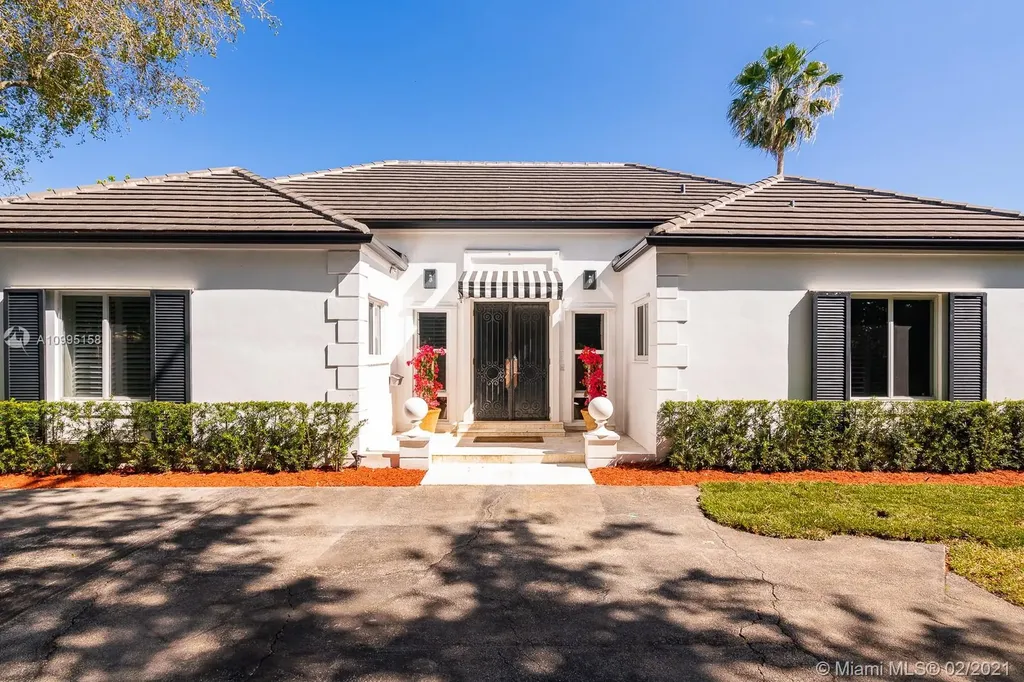 11251 SW 72nd Court Pinecrest FL 33156