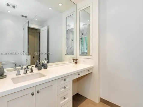 4720 SW 76th Terrace Miami FL 33143