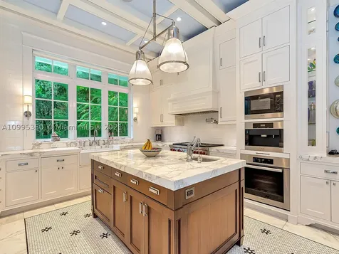 4720 SW 76th Terrace Miami FL 33143