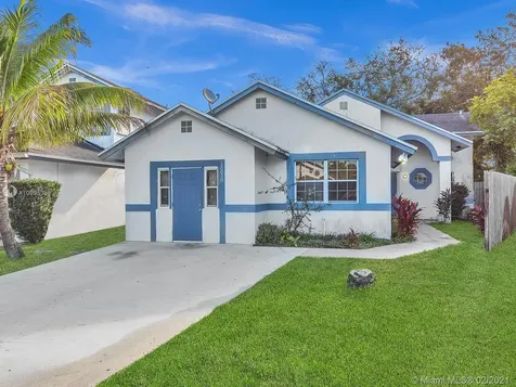 10020 SW 14th Street Pembroke Pines FL 33025