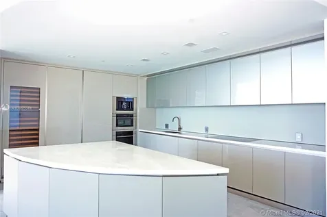 18975 Collins Avenue Sunny Isles Beach FL 33160