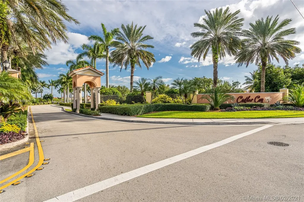 7534 SW 188th Terrace Cutler Bay FL 33157