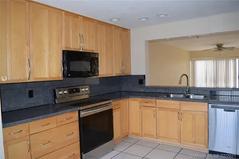 3571 NW 91st Lane Sunrise FL 33351