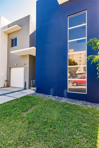 3412 SW 22nd Terrace Miami FL 33145