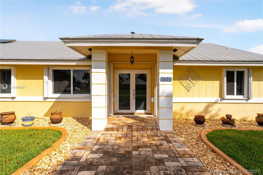 1631 NW 19th Street Homestead FL 33030