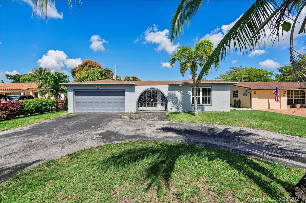 8821 Southampton Drive Miramar FL 33025