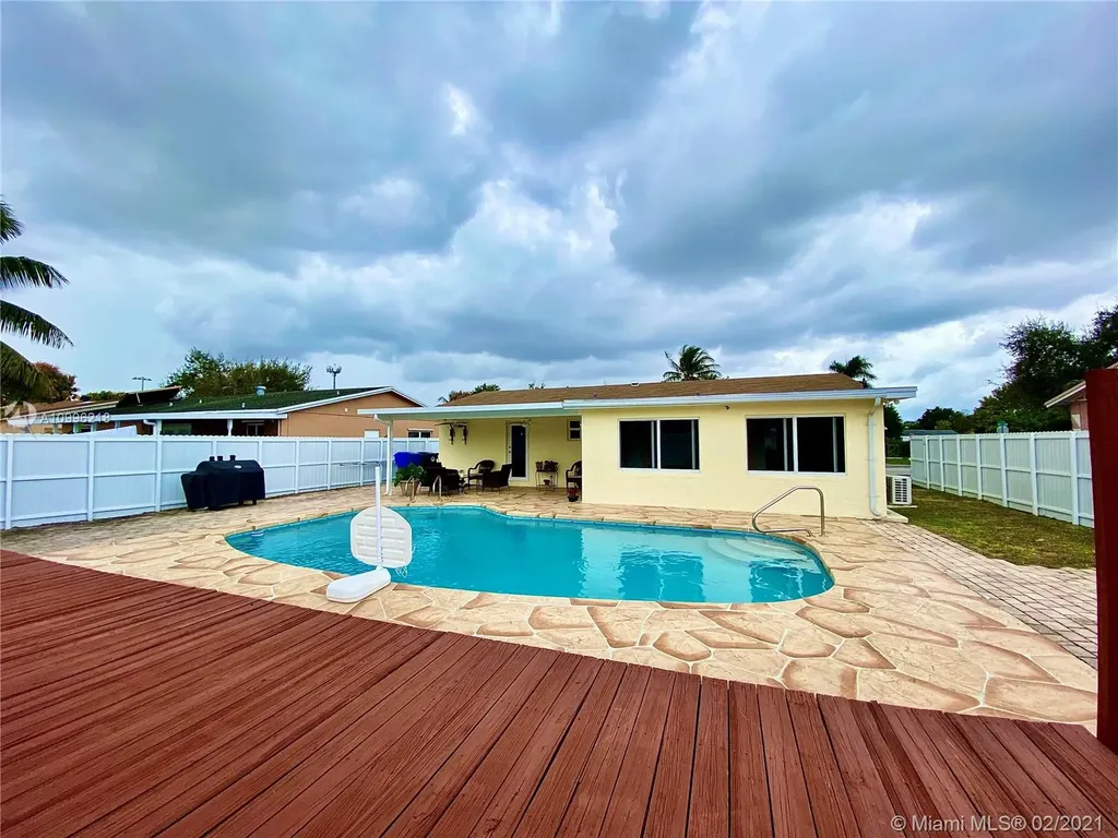 310 SW 77th Terrace North Lauderdale FL 33068
