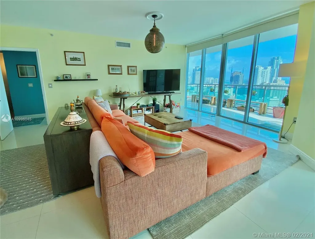 350 S Miami Avenue Miami FL 33130