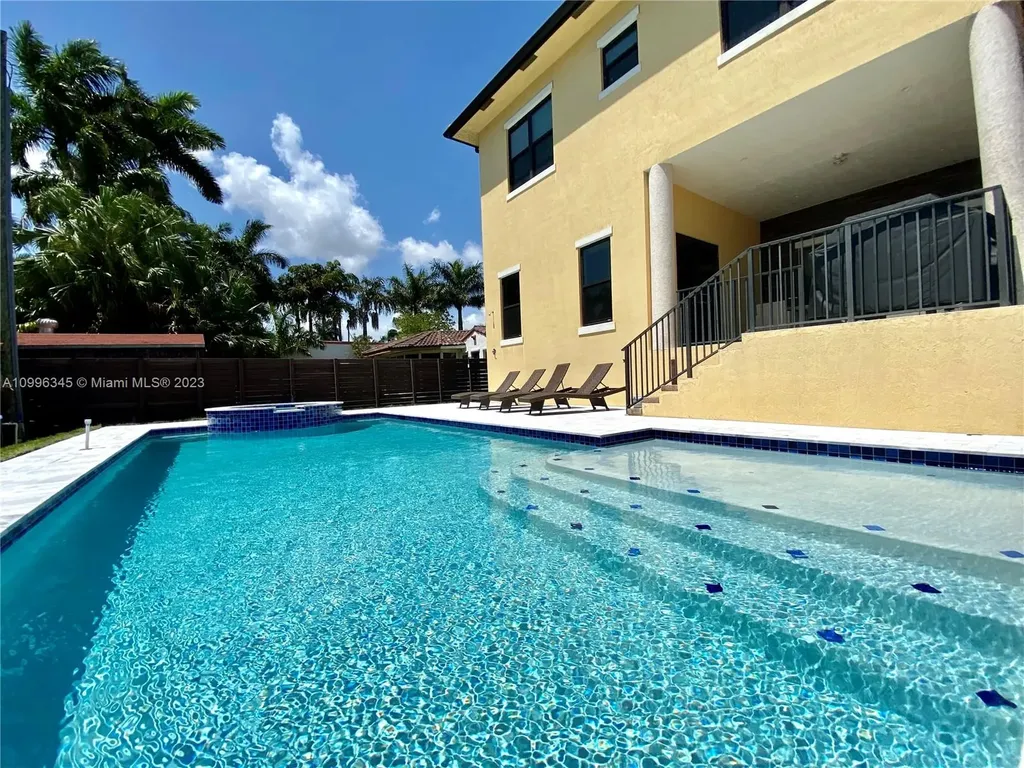 Hollywood FL 33019