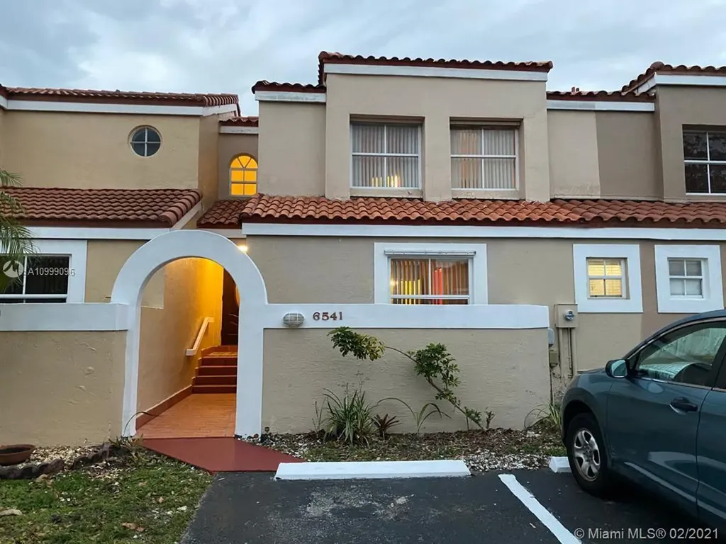 6541 SW 132nd Court Circle Miami FL 33183
