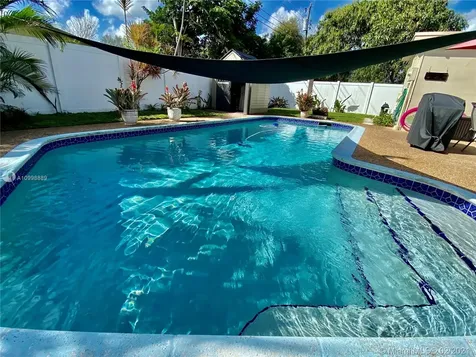 7010 SW 9th Street Pembroke Pines FL 33023