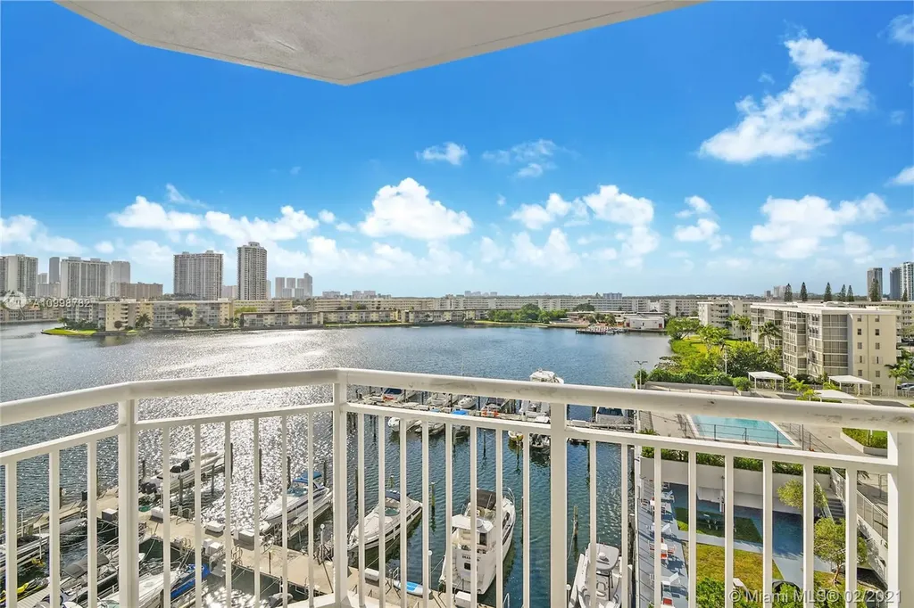 18081 Biscayne Boulevard Aventura FL 33160