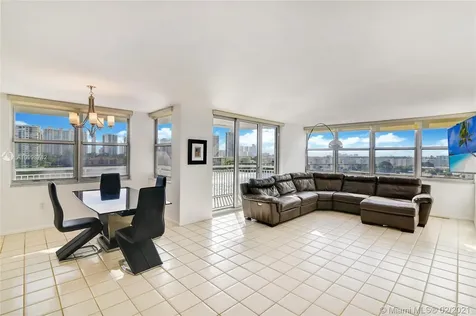 18081 Biscayne Boulevard Aventura FL 33160