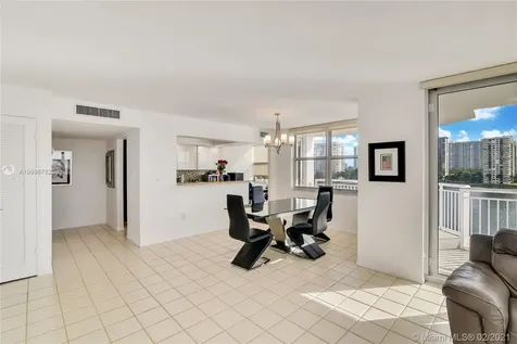 18081 Biscayne Boulevard Aventura FL 33160