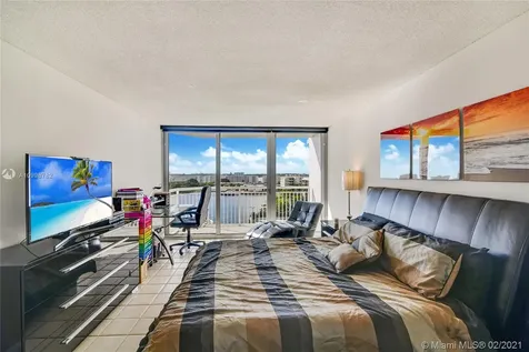 18081 Biscayne Boulevard Aventura FL 33160