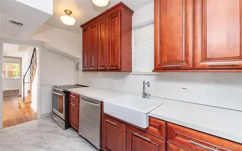 211 Deer Run Miami Springs FL 33166