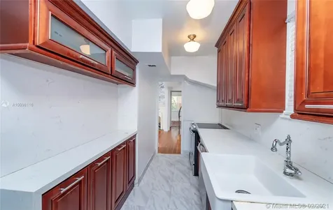 211 Deer Run Miami Springs FL 33166