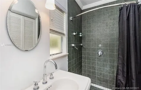 211 Deer Run Miami Springs FL 33166
