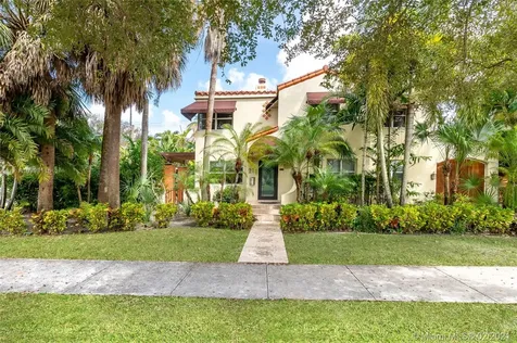 211 Deer Run Miami Springs FL 33166