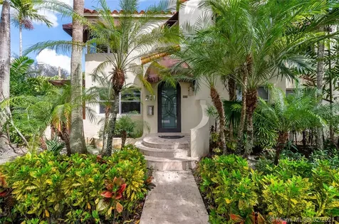 211 Deer Run Miami Springs FL 33166