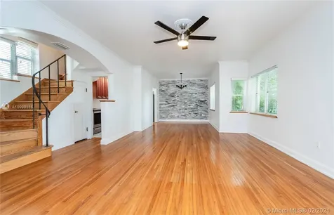 211 Deer Run Miami Springs FL 33166