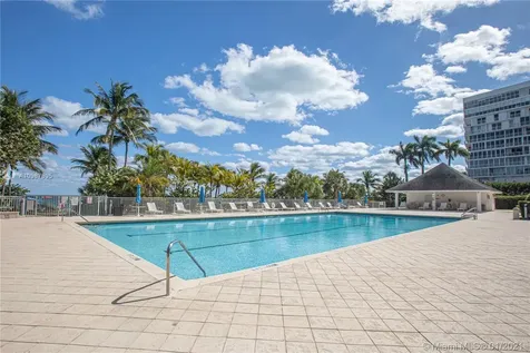 881 Ocean Drive Key Biscayne FL 33149