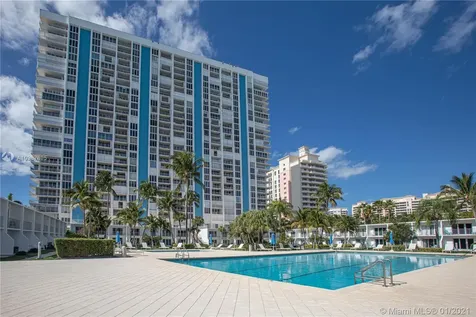 881 Ocean Drive Key Biscayne FL 33149
