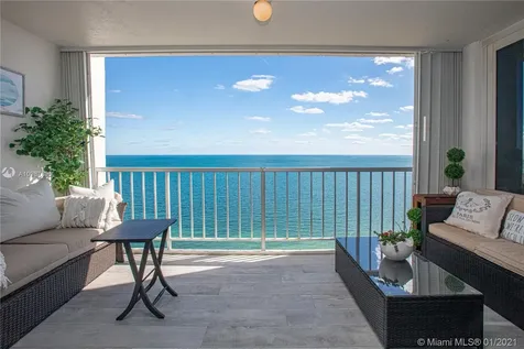 881 Ocean Drive Key Biscayne FL 33149